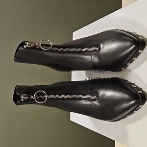 KURT GEIGER LONDON STUDDED BOOTIES